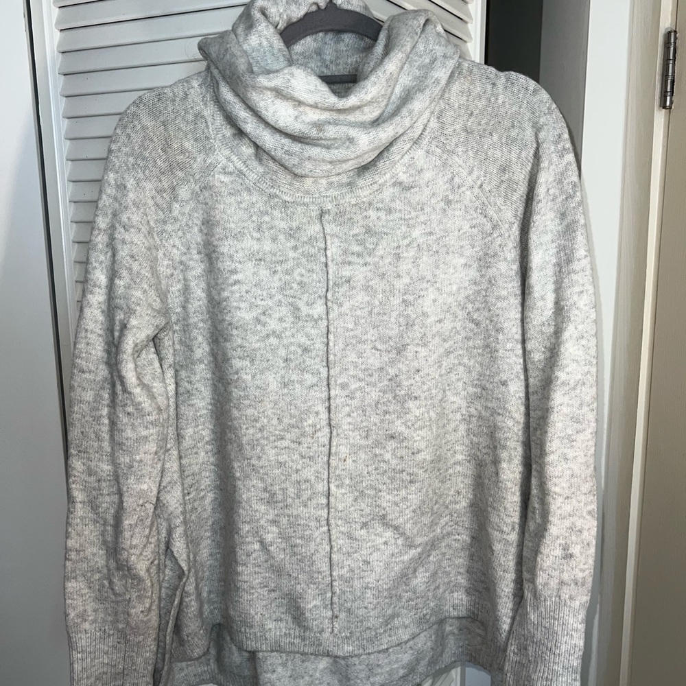 Gray turtleneck sweater oversized size Medium